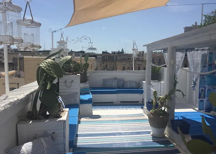 לינה וארוחת בוקר Portadamare 3*