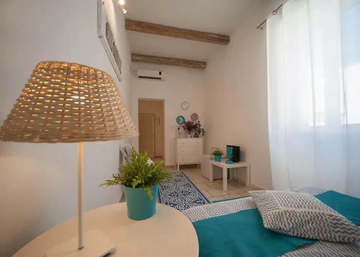 Portadamare לינה וארוחת בוקר